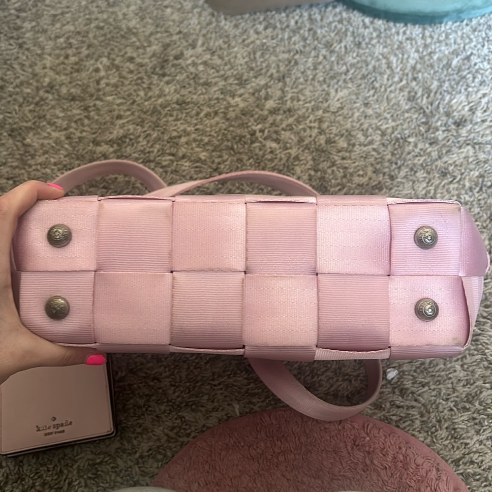 Pink Harvey’s Seat Belt Bag! Never used - Picture 3 of 6